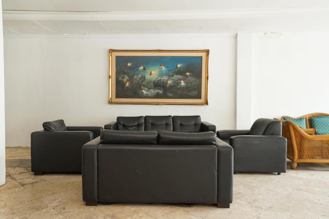 Homestay 3 Surabaya Bagian luar foto